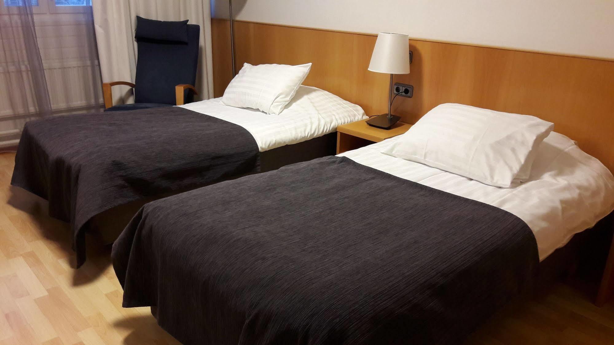 Economy Hotel Savonia Kuopio Exteriör bild